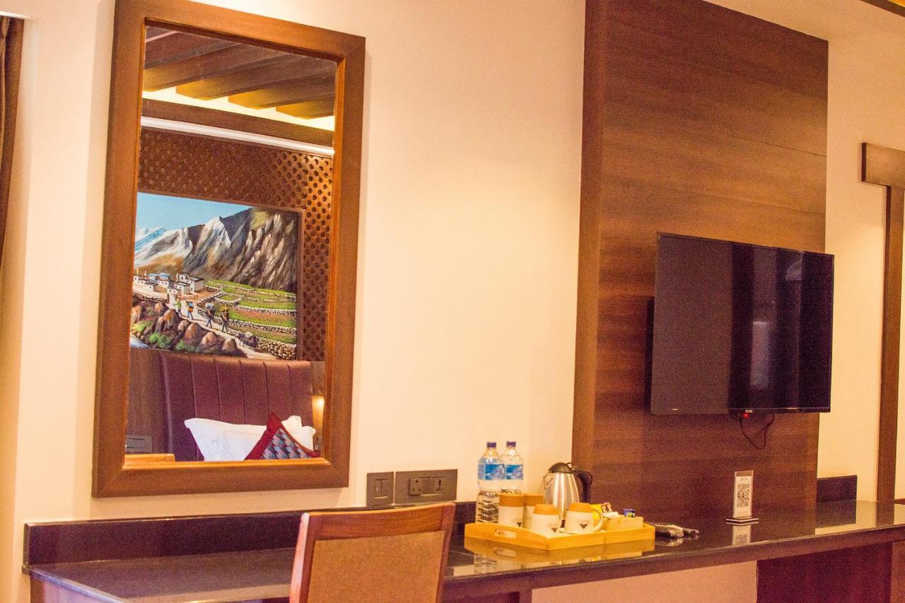 Everest Boutique Hotel Катманду Екстериор снимка